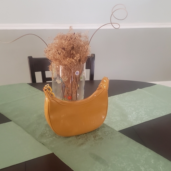 Chain Handle Handbag - Picture 2 of 2